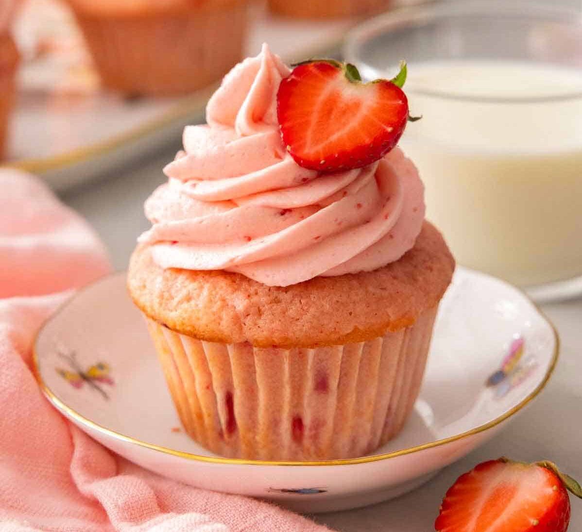 StrawberryCupcake-1